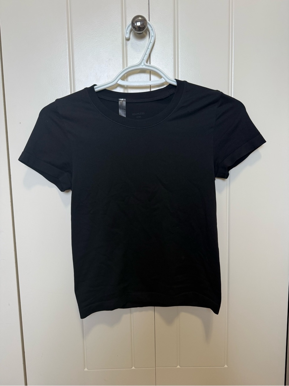 Aritzia Black Seamless Crop Top T-Shirt